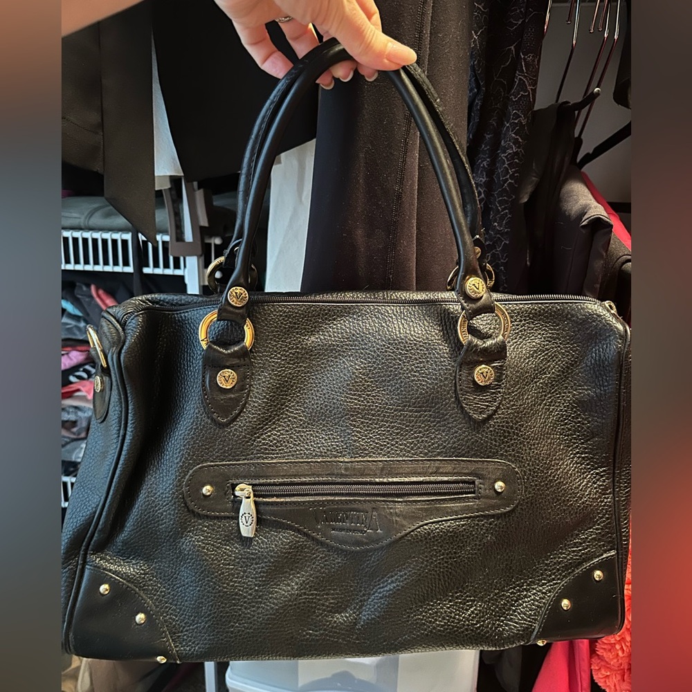 Valentina black leather purse